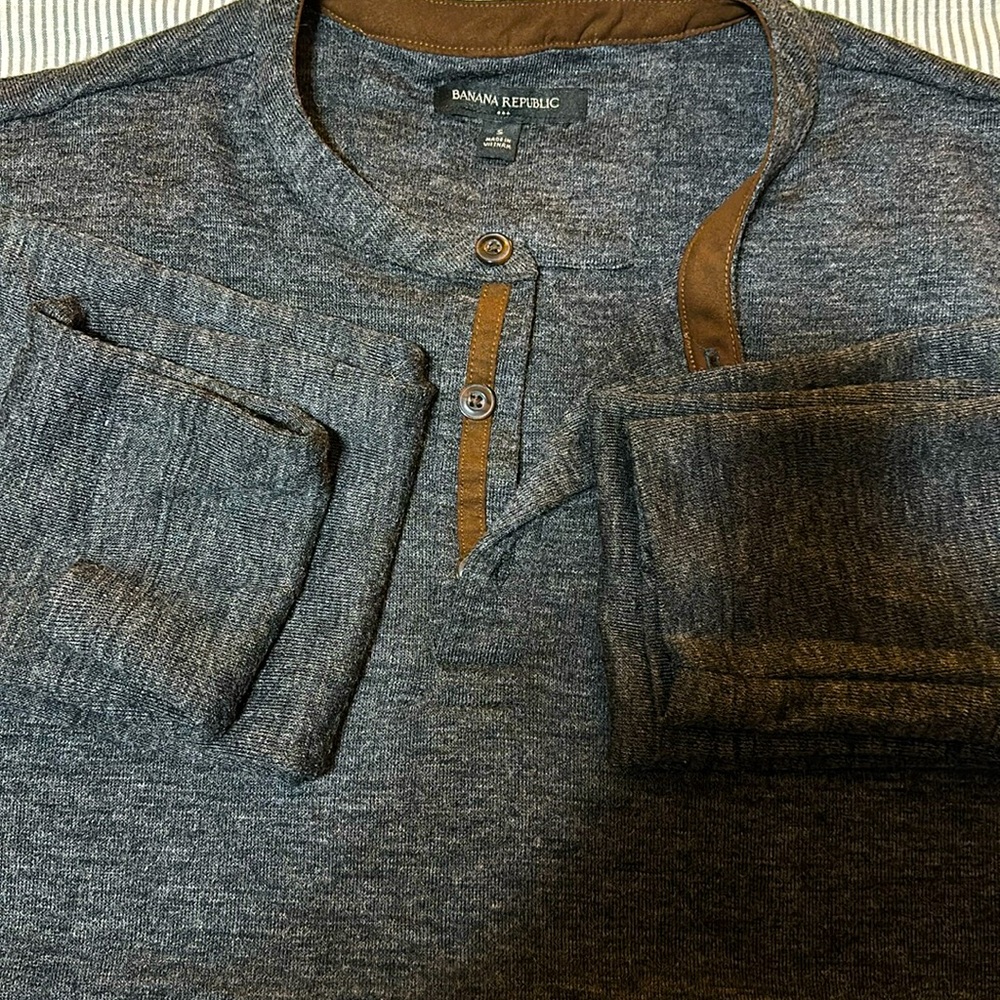 Banana Republic sweater Uniesex